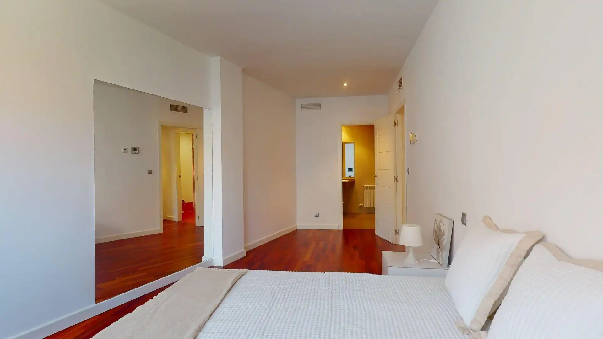 Habitación de Dúplex de alquiler en Zaragoza con Aire acondicionado, Calefacción y Balcón