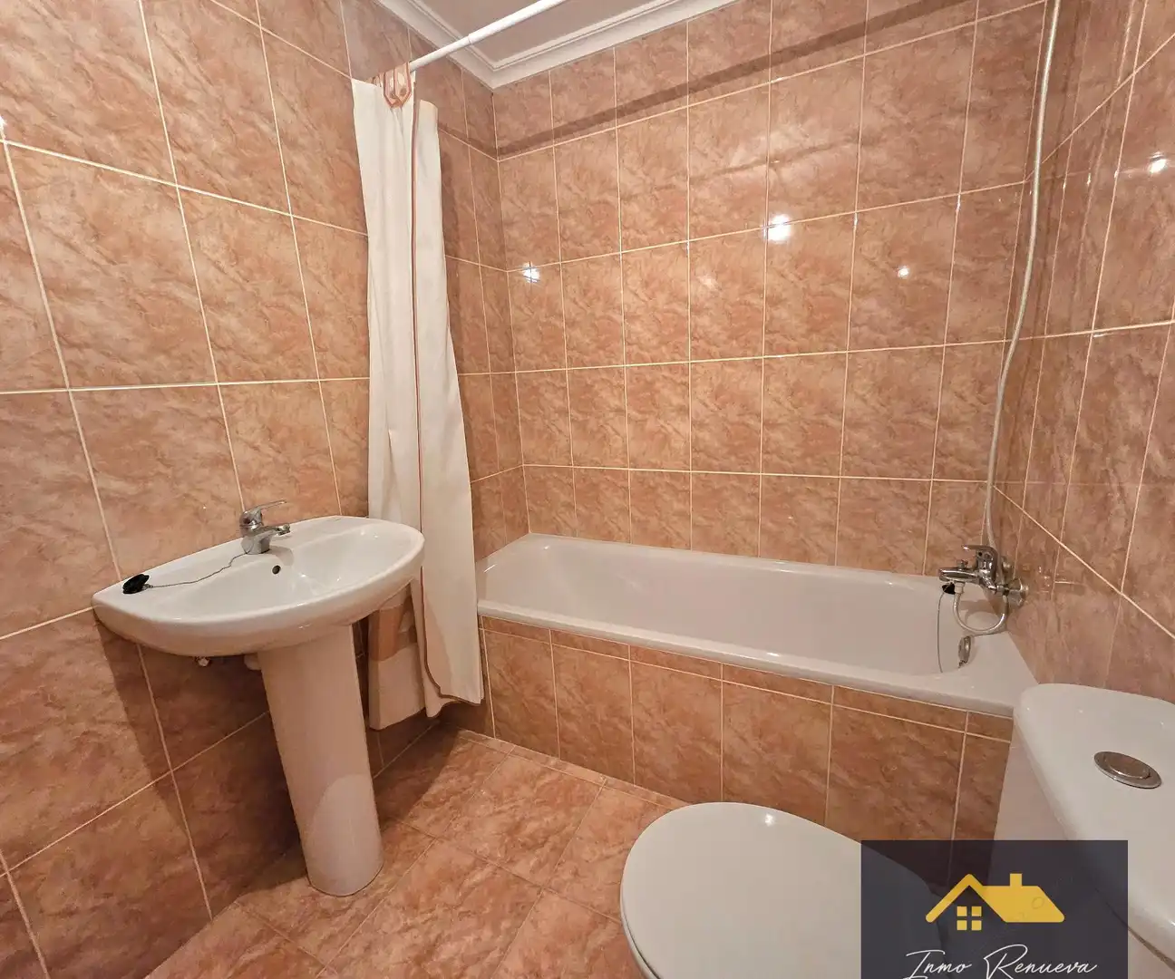 Baño de Ático en venta en Santurtzi  con Calefacción, Trastero y Balcón