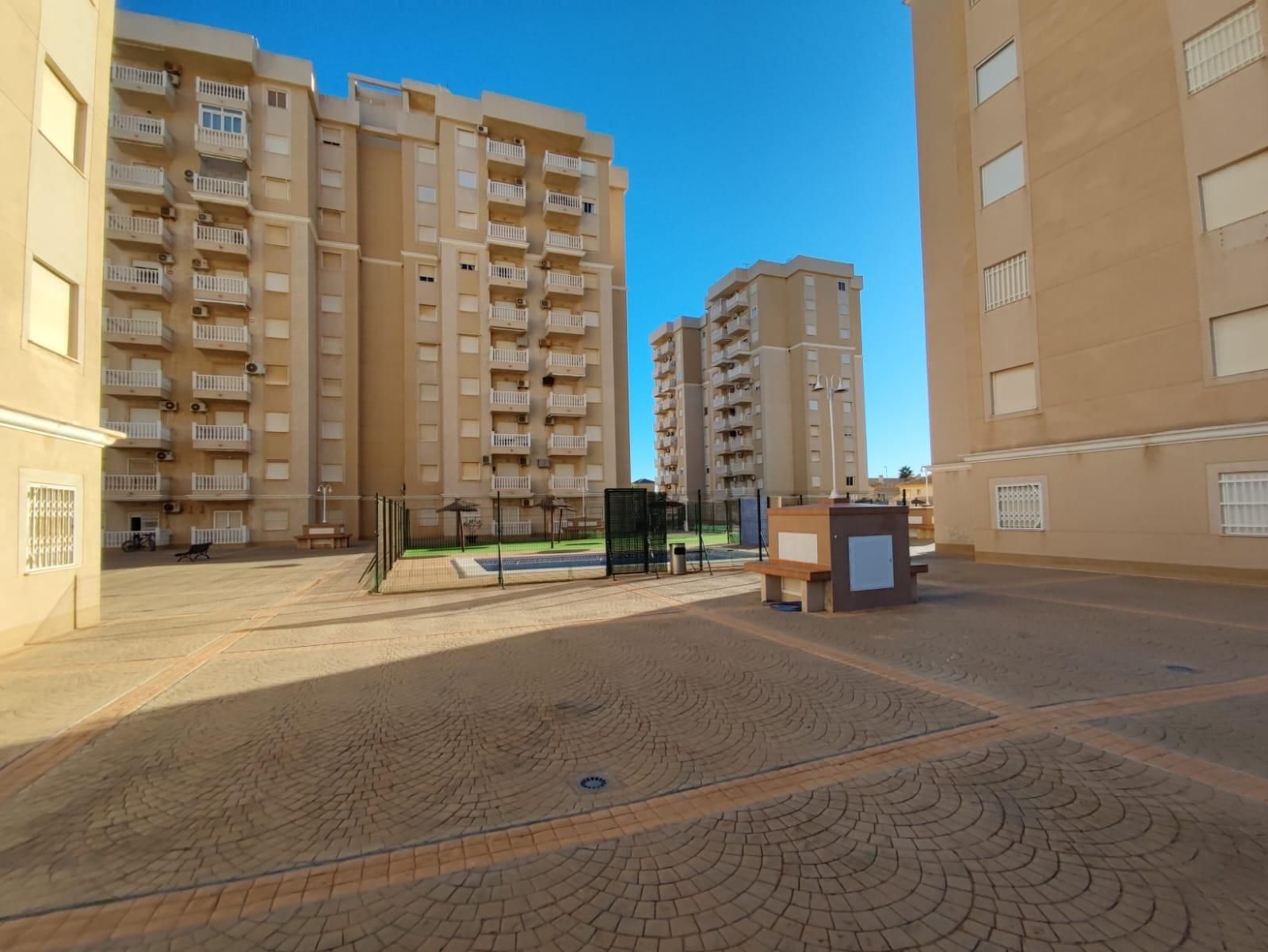 Vista exterior de Pis en venda en Cartagena amb Terrassa, Balcó i Piscina comunitària