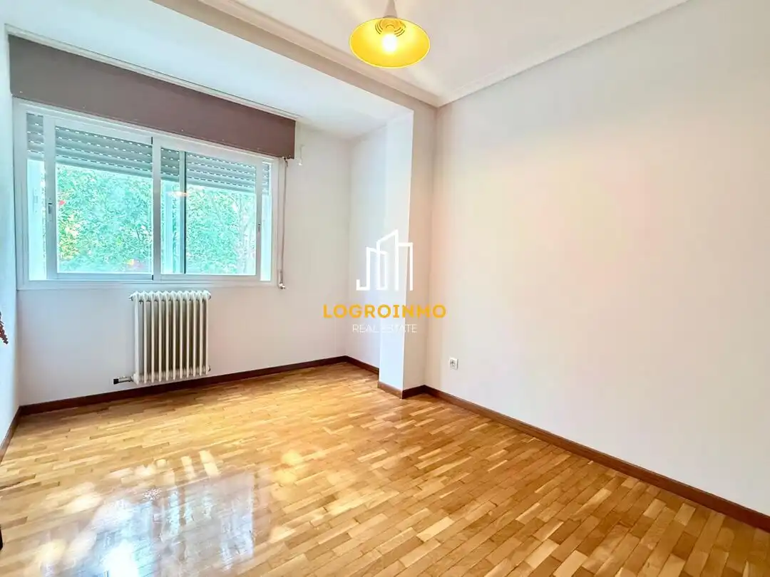 Bedroom of Flat for sale in  Logroño  with Heating, Storage room and Balcony