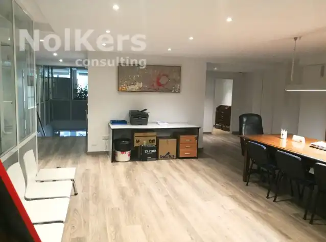 Oficina en venda a Barri de les Corts