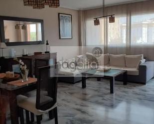 Living room of Flat to rent in  Sevilla Capital  with Air Conditioner, Terrace and Swimming Pool