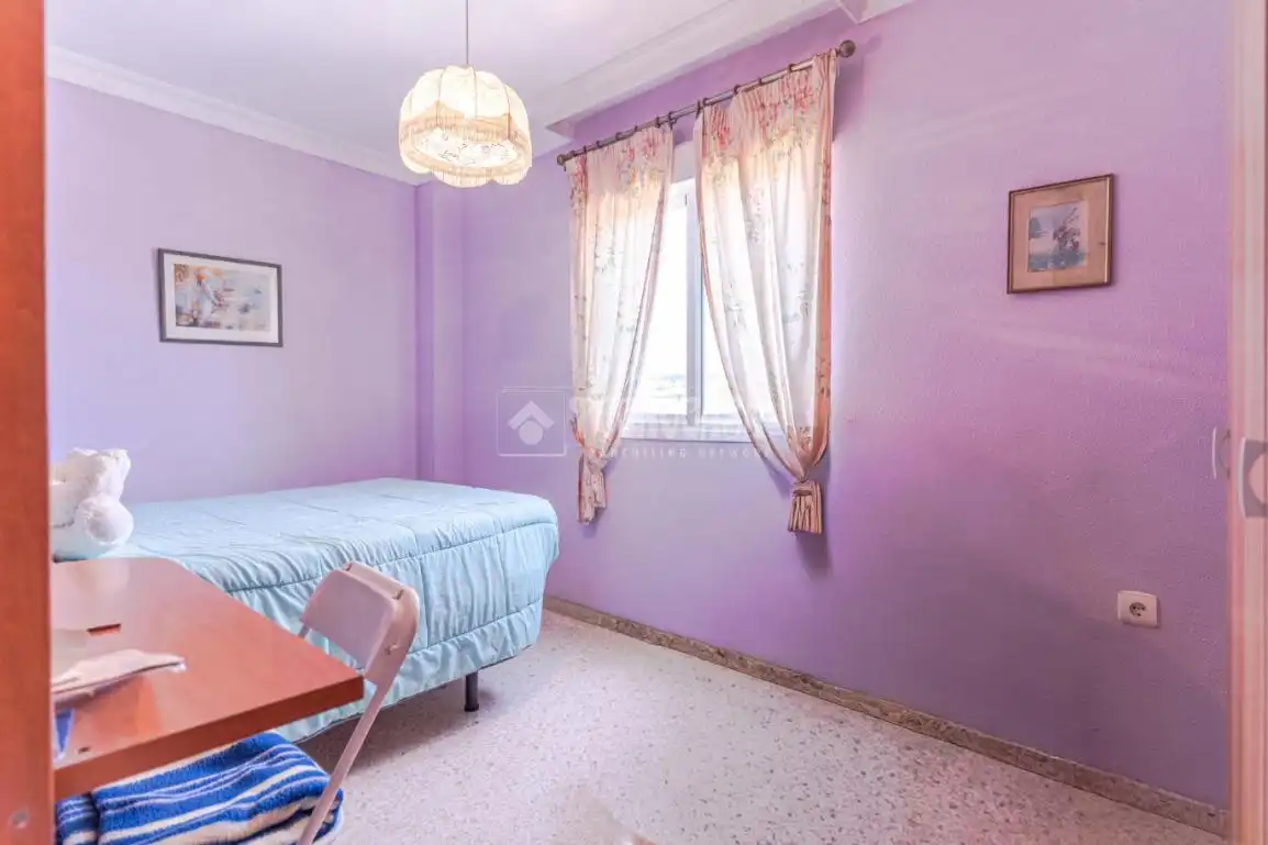 Habitación de Casa adosada en venta en Motril con Calefacción y Terraza