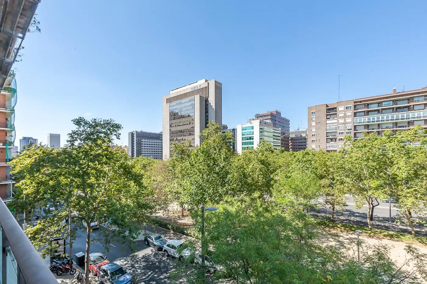 Vista exterior de Oficina de lloguer en Madrid amb Aire condicionat, Calefacció i Terrassa