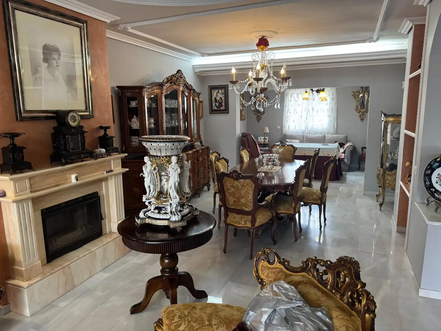 Menjador de Casa adosada en venda en Morón de la Frontera amb Aire condicionat, Jardí privat i Moblat