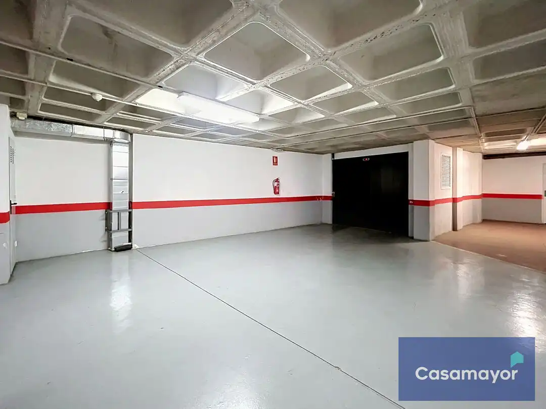Parking de Piso en venta en Alicante / Alacant con Aire acondicionado, Calefacción y Trastero