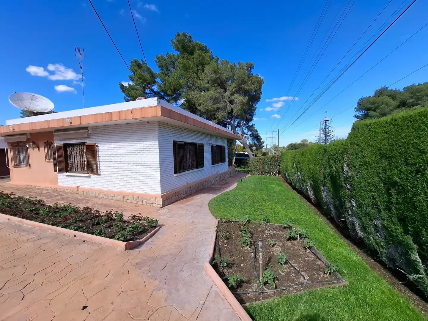Vista exterior de Casa o chalet en venta en Paterna con Calefacción, Jardín privado y Terraza