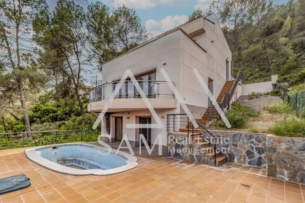 Villa avec terrasse à vendre à Castellgalí