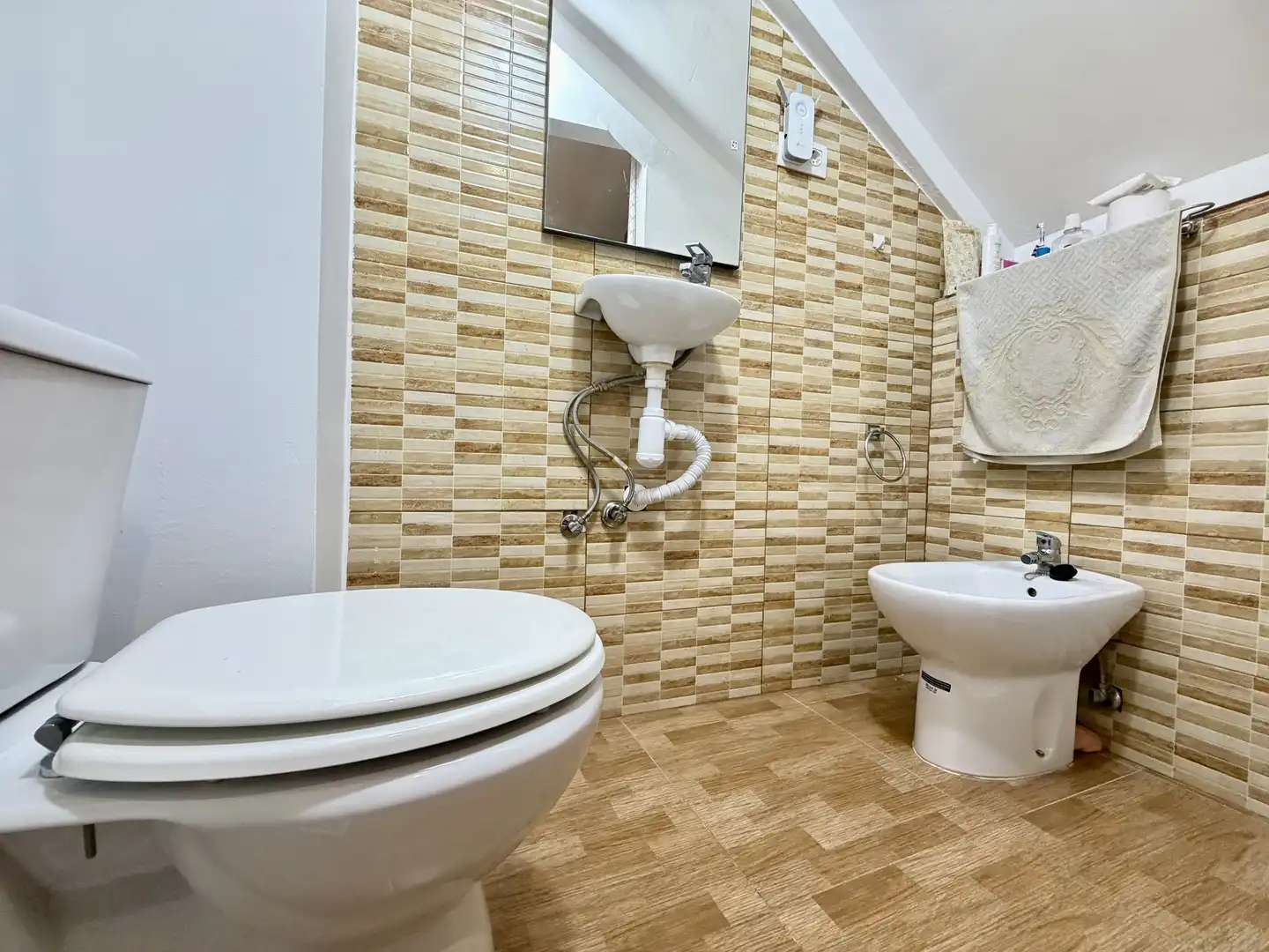 Badezimmer von Einfamilien-Reihenhaus zum Verkauf in Tavernes de la Valldigna mit Klimaanlage und Terrasse