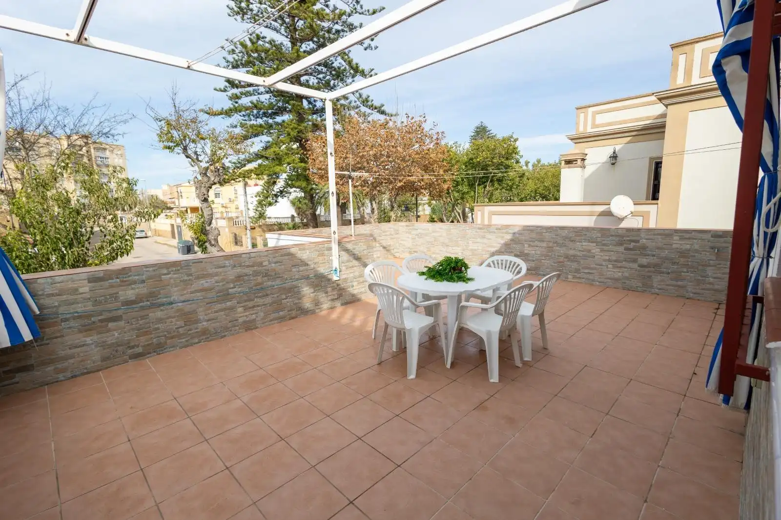 Terrasse von Haus oder Chalet zum Verkauf in Chipiona mit Terrasse und Möbliert