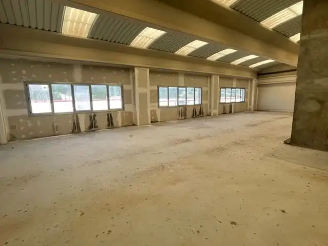 Fabrikhallen zur Miete in Urnieta