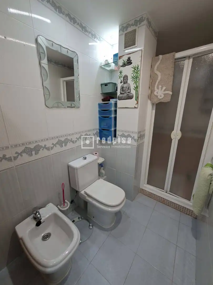 Baño de Piso en venta en Getafe con Calefacción, Terraza y Amueblado