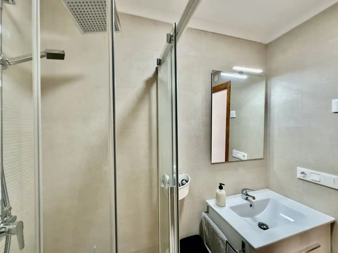 Baño de Apartamento en venta en Elche / Elx con Calefacción, Terraza y Piscina