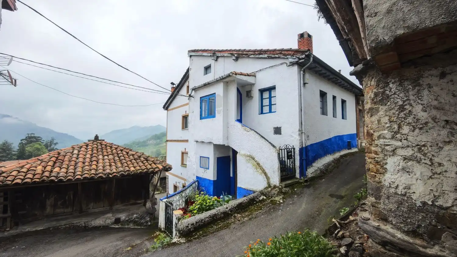 Exterior view of Flat for sale in Aller  with Heating, Private garden and Terrace
