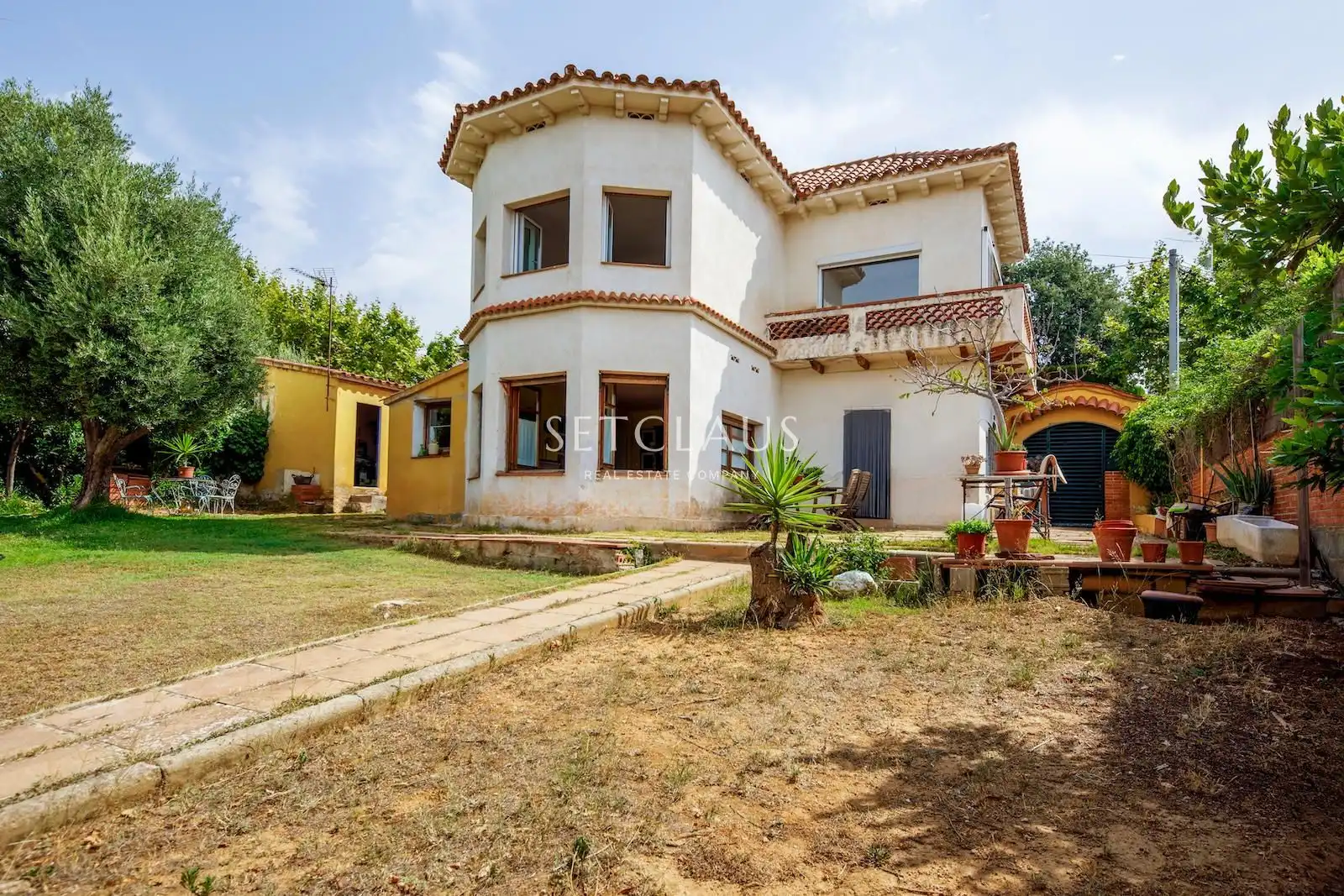 Vista exterior de Casa o xalet en venda en El Masnou amb Calefacció, Jardí privat i Terrassa