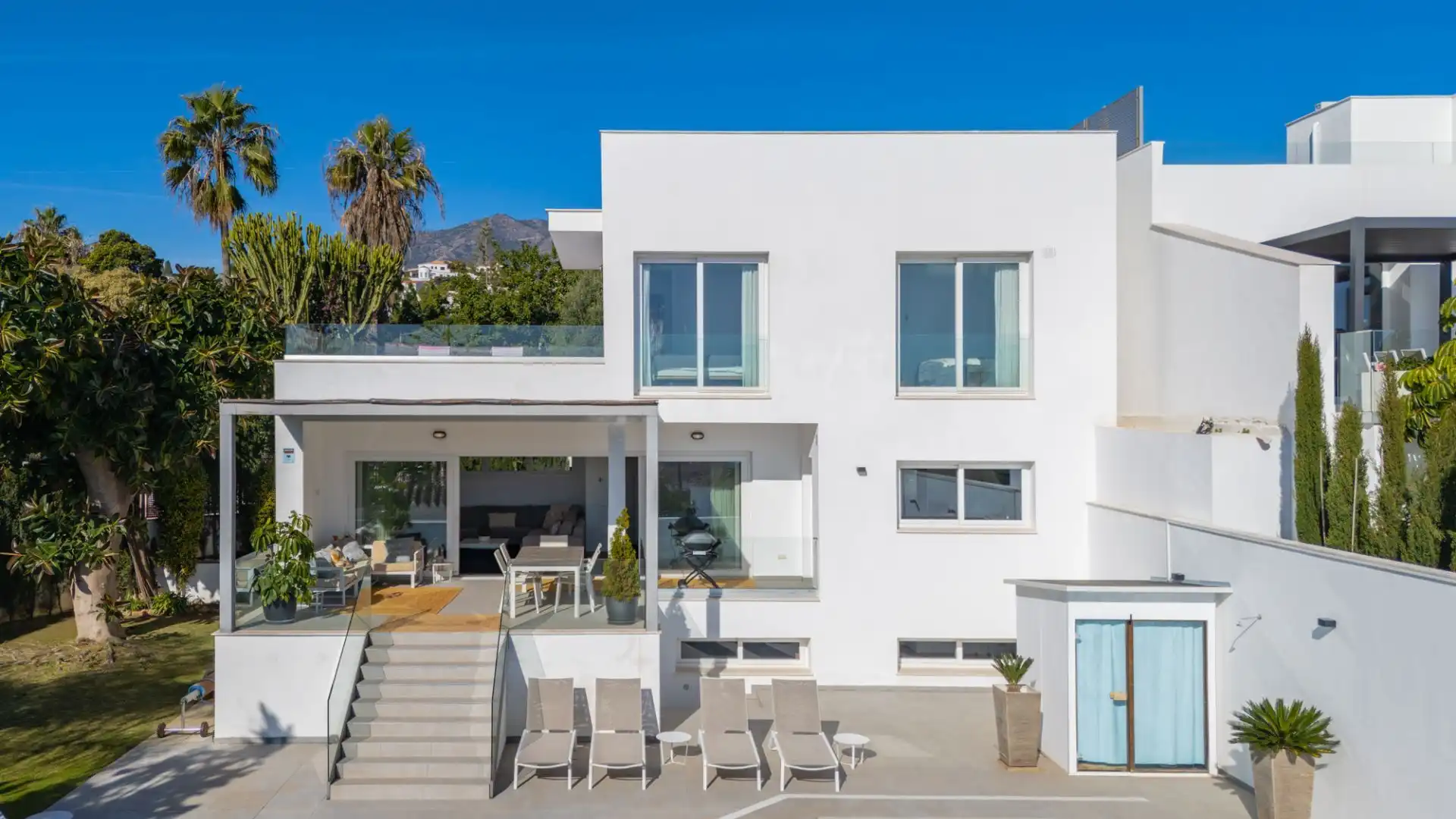 Exterior view of Houses for sale in Fuengirola  with Air Conditioner, Heating and Private garden