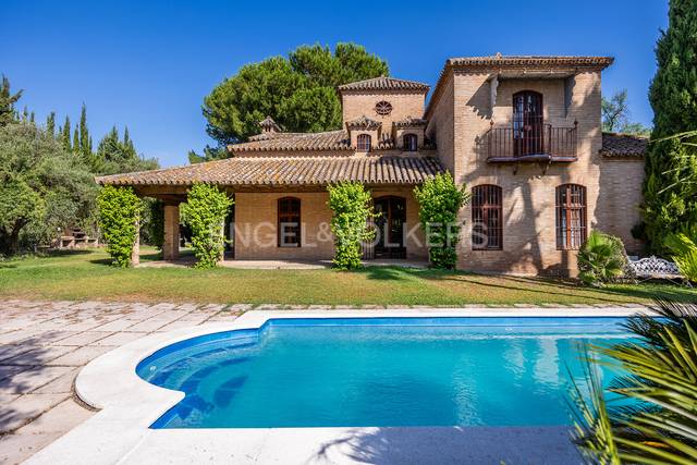 Casa-chalet en Venta en Valencina de la Concepción