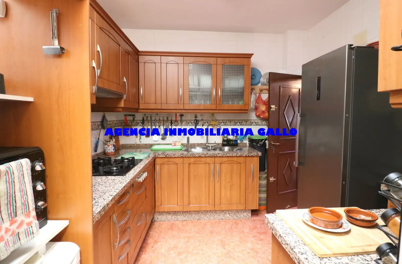 Cuina de Casa adosada en venda en Sevilla amb Aire condicionat i Traster