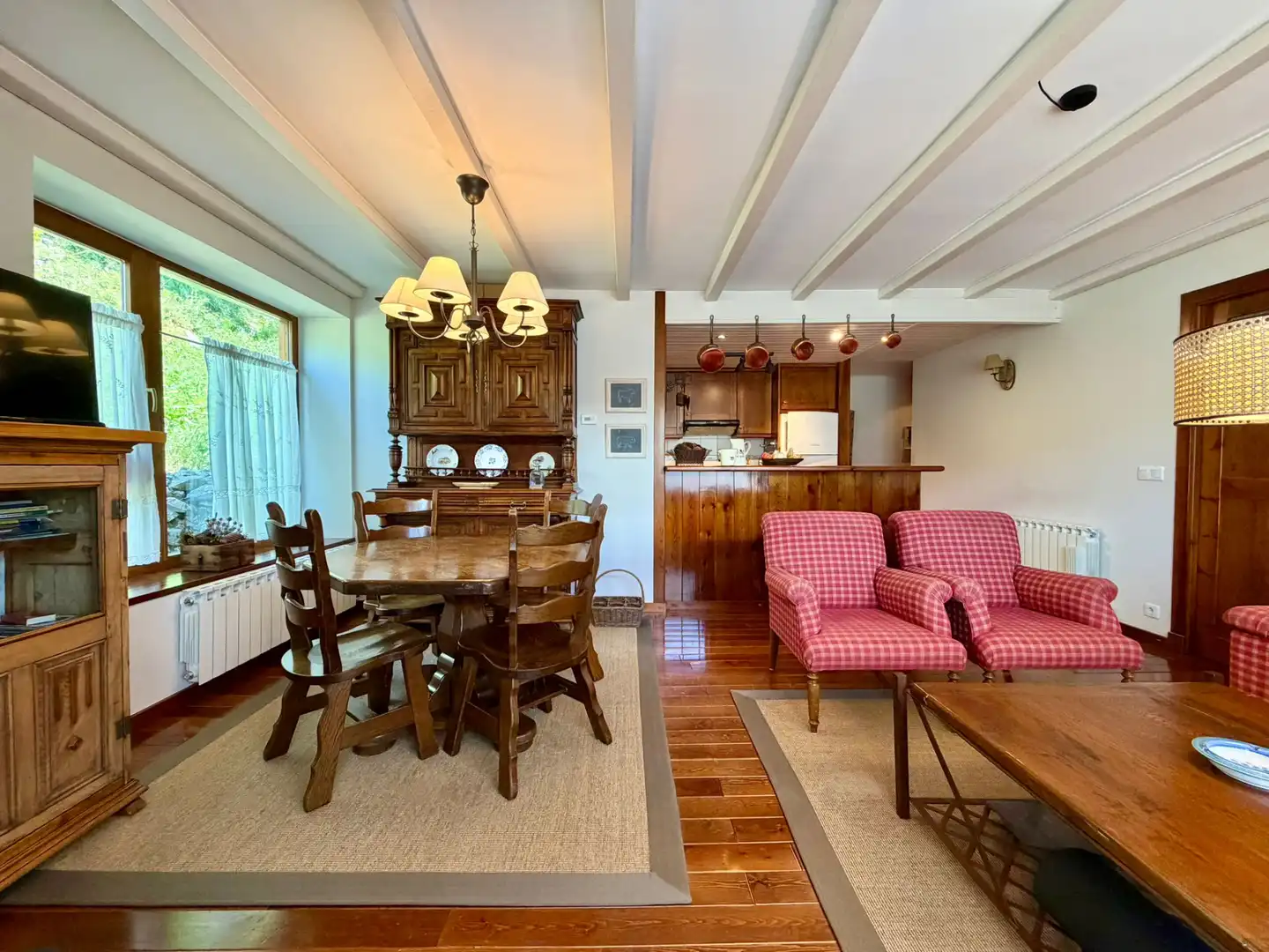 Comedor de Piso en venta en Naut Aran con Calefacción, Parquet y Terraza