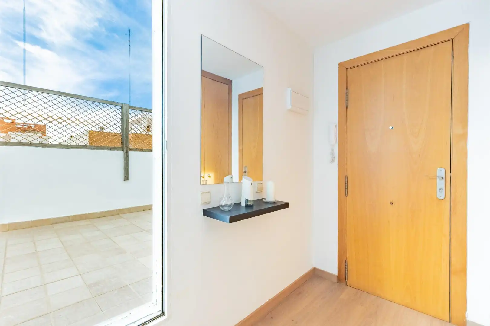 Wohnung zum Verkauf in Mislata mit Klimaanlage, Terrasse und Möbliert