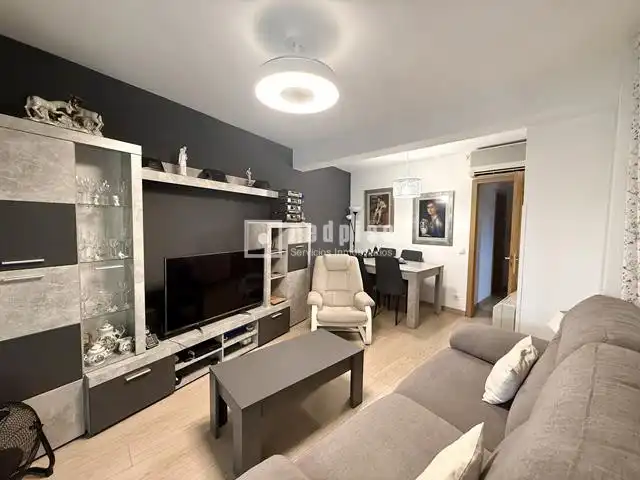 Living room of Flat for sale in Madrid  with Air Conditioner, Heating and Private garden