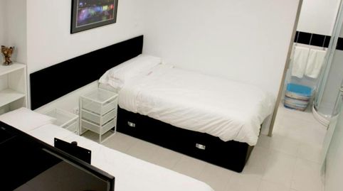 Foto 2 de Piso de alquiler en N/a, Almagro, Madrid Capital