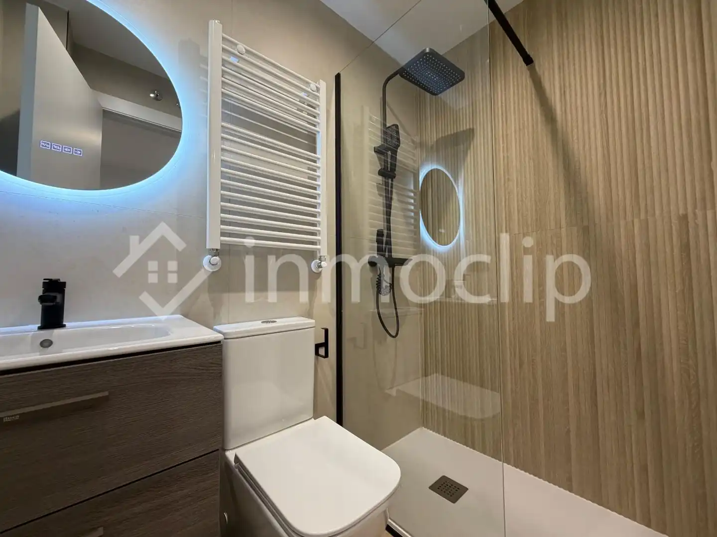 Baño de Piso de alquiler en Salamanca con Calefacción y Amueblado