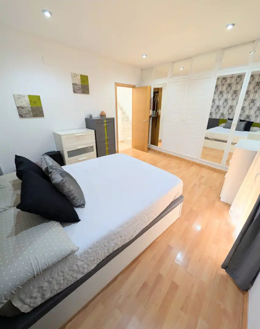 Bedroom of Houses for sale in Sevilla  with Air Conditioner, Terrace and Storage room