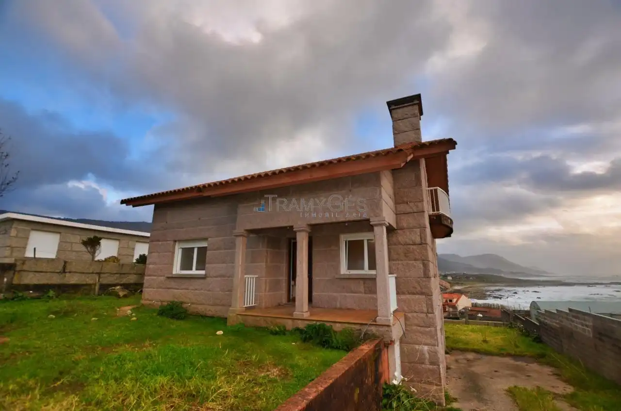 Vista exterior de Casa o chalet en venta en Oia con Calefacción, Jardín privado y Terraza