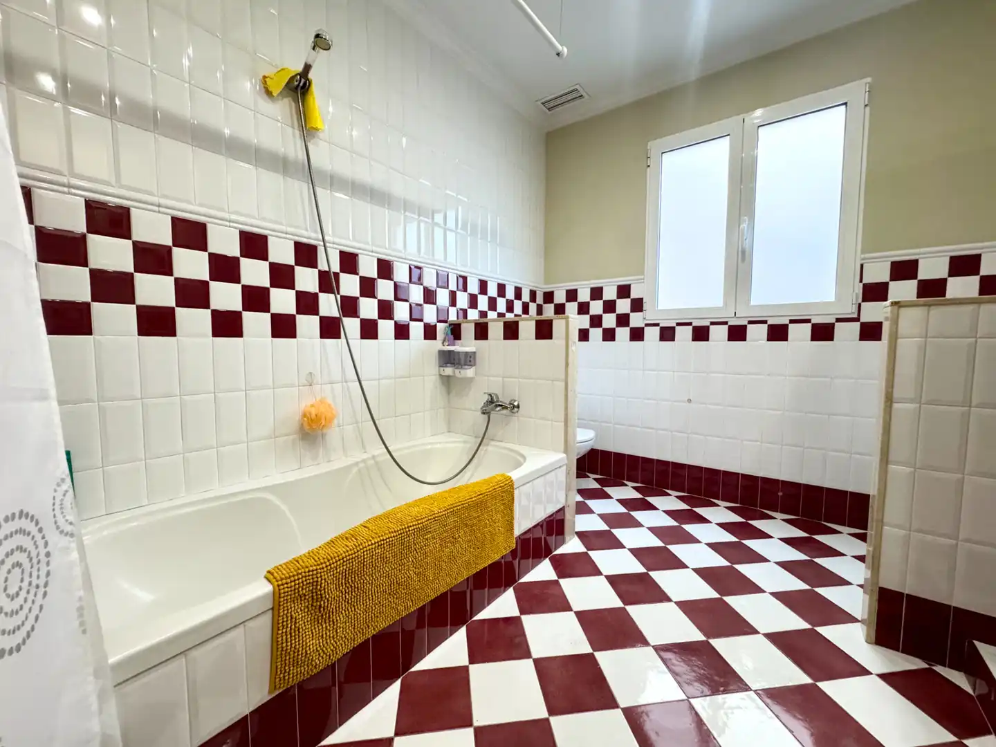 Bathroom of Flat for sale in Sueca  with Air Conditioner, Terrace and Storage room