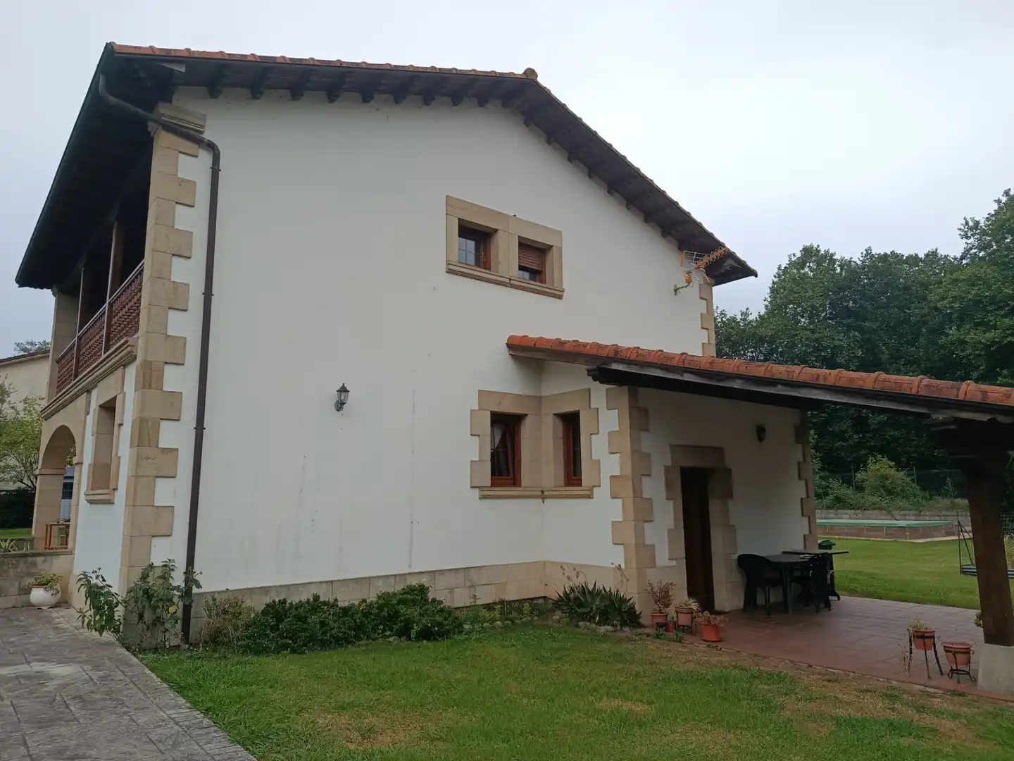 Vista exterior de Casa o chalet en venta en Santiurde de Toranzo con Calefacción, Jardín privado y Terraza