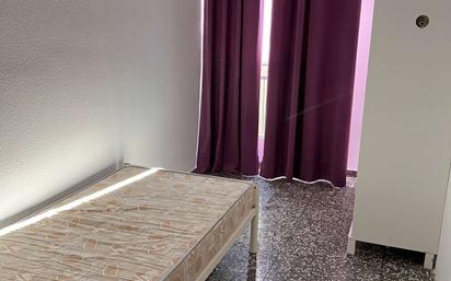 Bedroom of Flat to share in  Valencia Capital  with Air Conditioner, Heating and Terrace