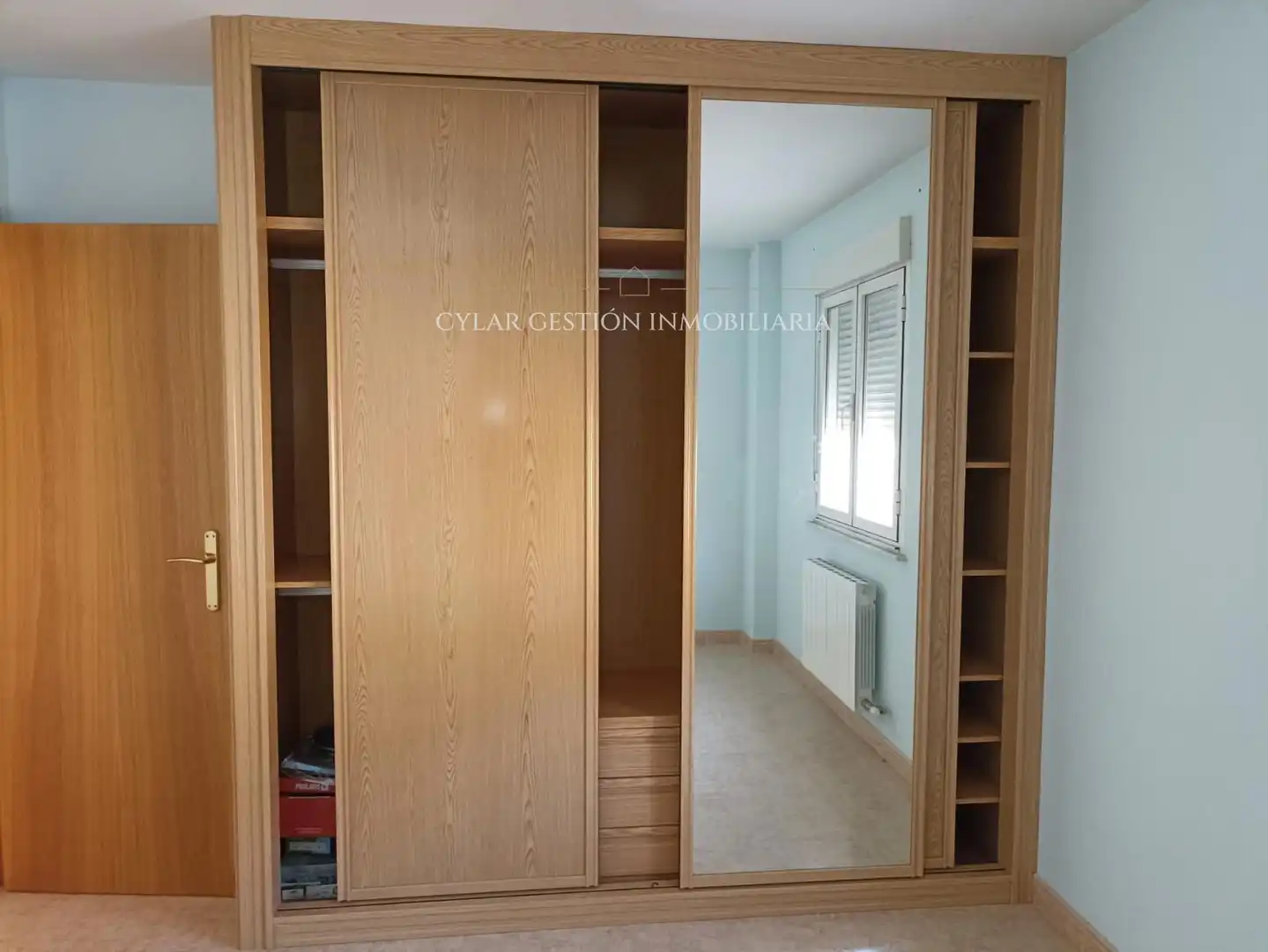 Habitación de Ático en venta en Mozárbez con Calefacción, Terraza y Balcón