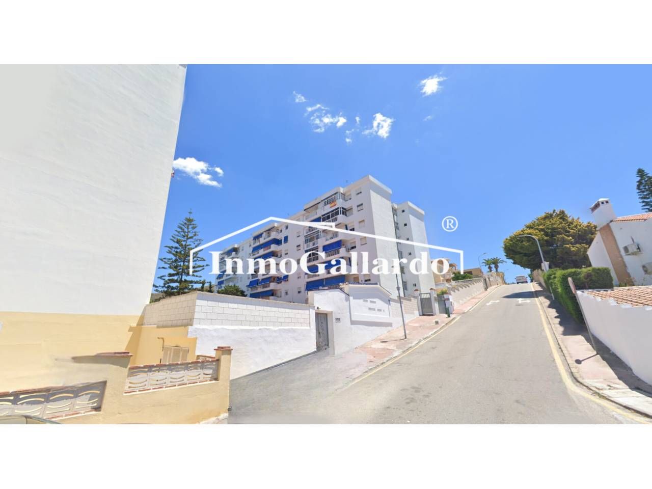 Vista exterior de Pis en venda en Rincón de la Victoria amb Terrassa i Piscina comunitària