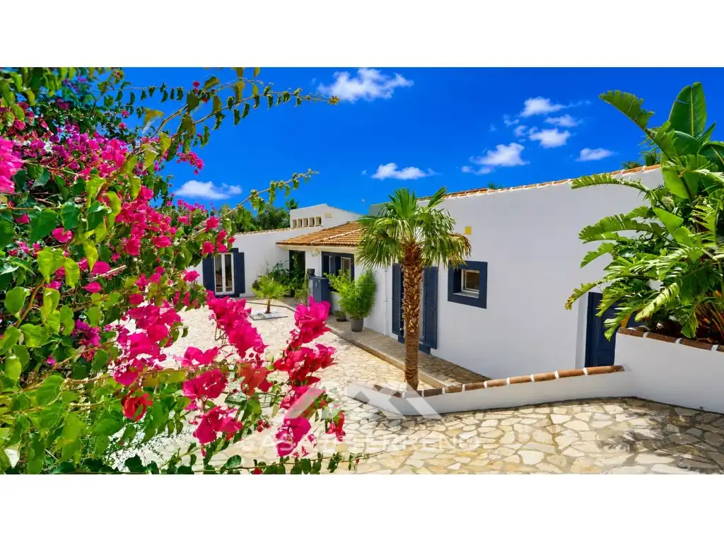 Vista exterior de Casa o chalet en venta en Algarrobo con Aire acondicionado, Calefacción y Jardín privado