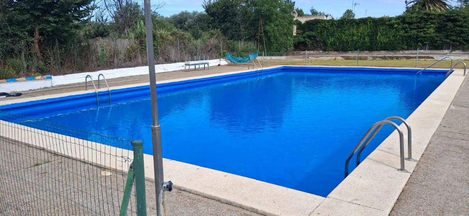 Piscina de Casa o xalet en venda en Cadrete amb Calefacció, Jardí privat i Terrassa