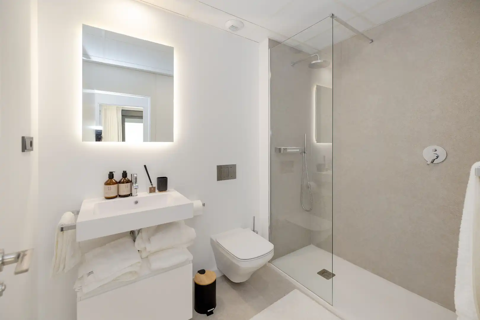 Baño de Piso en venta en Marbella con Aire acondicionado, Calefacción y Terraza
