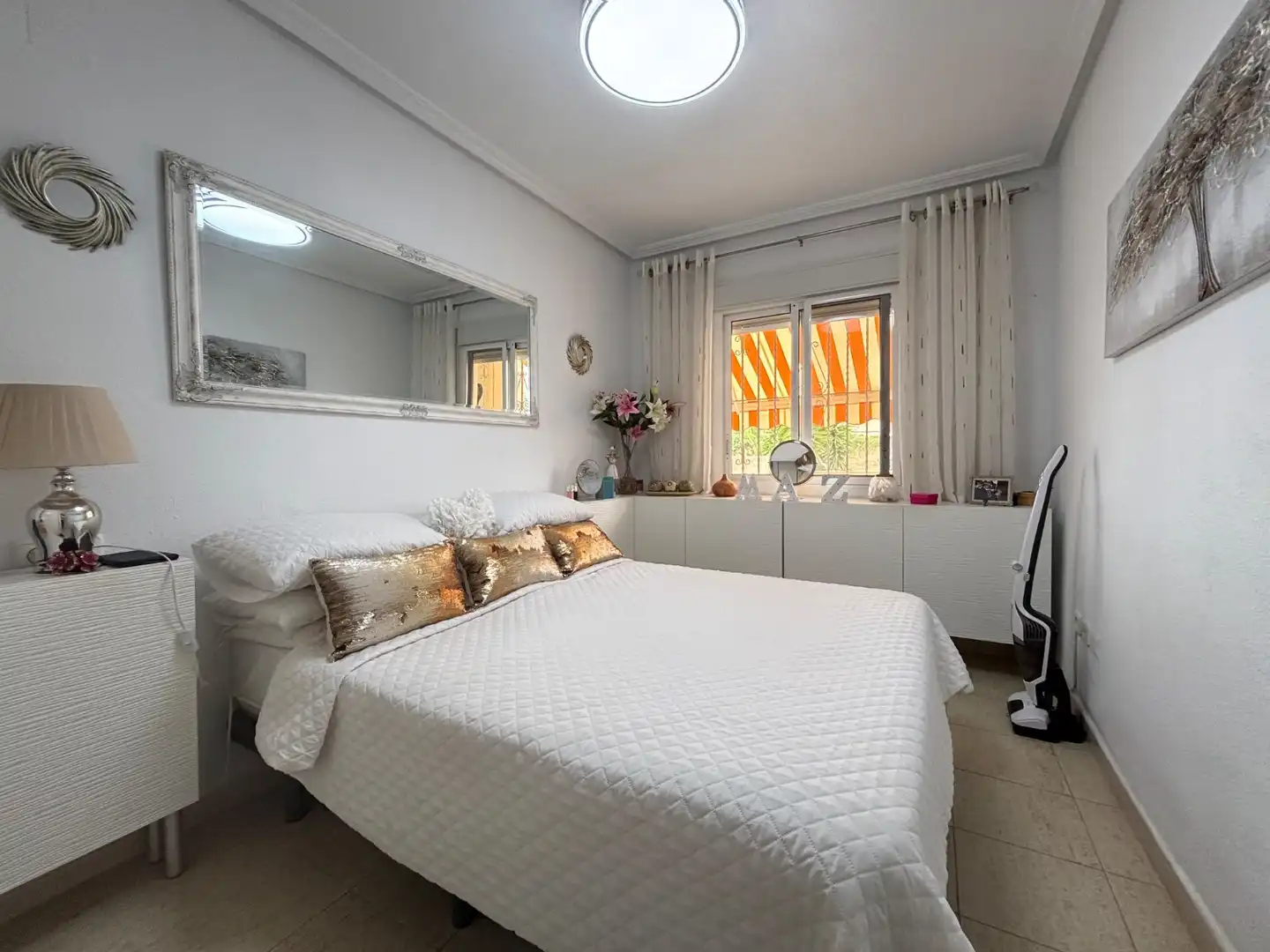 Dormitori de Apartament en venda en Orihuela amb Aire condicionat, Moblat i Internet