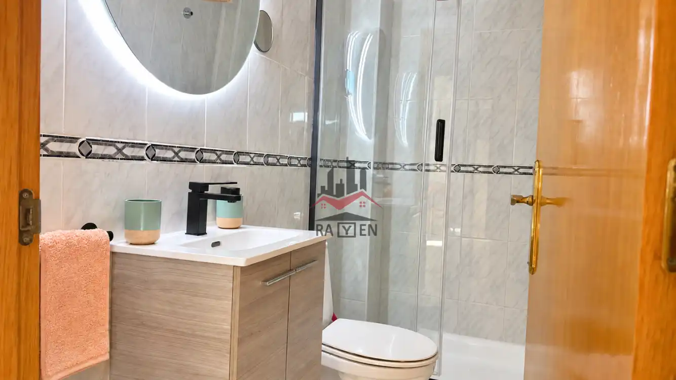 Baño de Casa adosada en venta en Vilafant con Calefacción, Jardín privado y Terraza