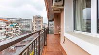 Exterior view of Apartment for sale in  Barcelona Capital  with Air Conditioner, Heating and Parquet flooring