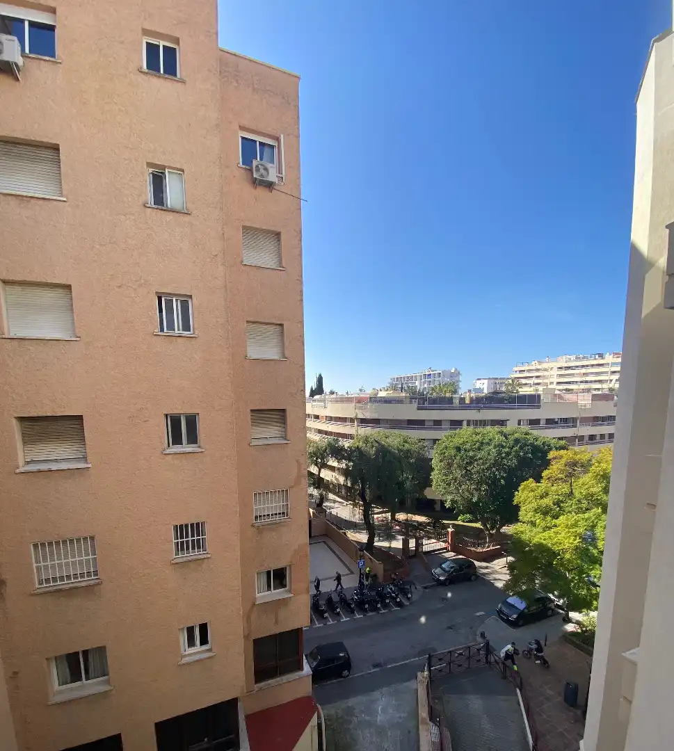 Vista exterior de Piso en venta en Marbella con Aire acondicionado, Amueblado y Horno