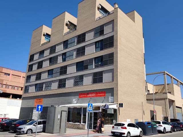 Oficina en Alquiler en Calle Trespaderne, 7 en Aeropuerto