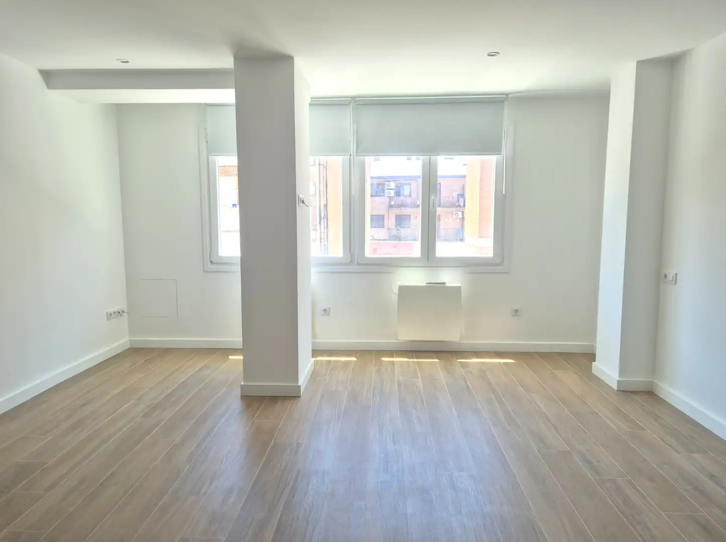Sala d'estar de Estudi de lloguer en Alcobendas amb Aire condicionat, Calefacció i Moblat