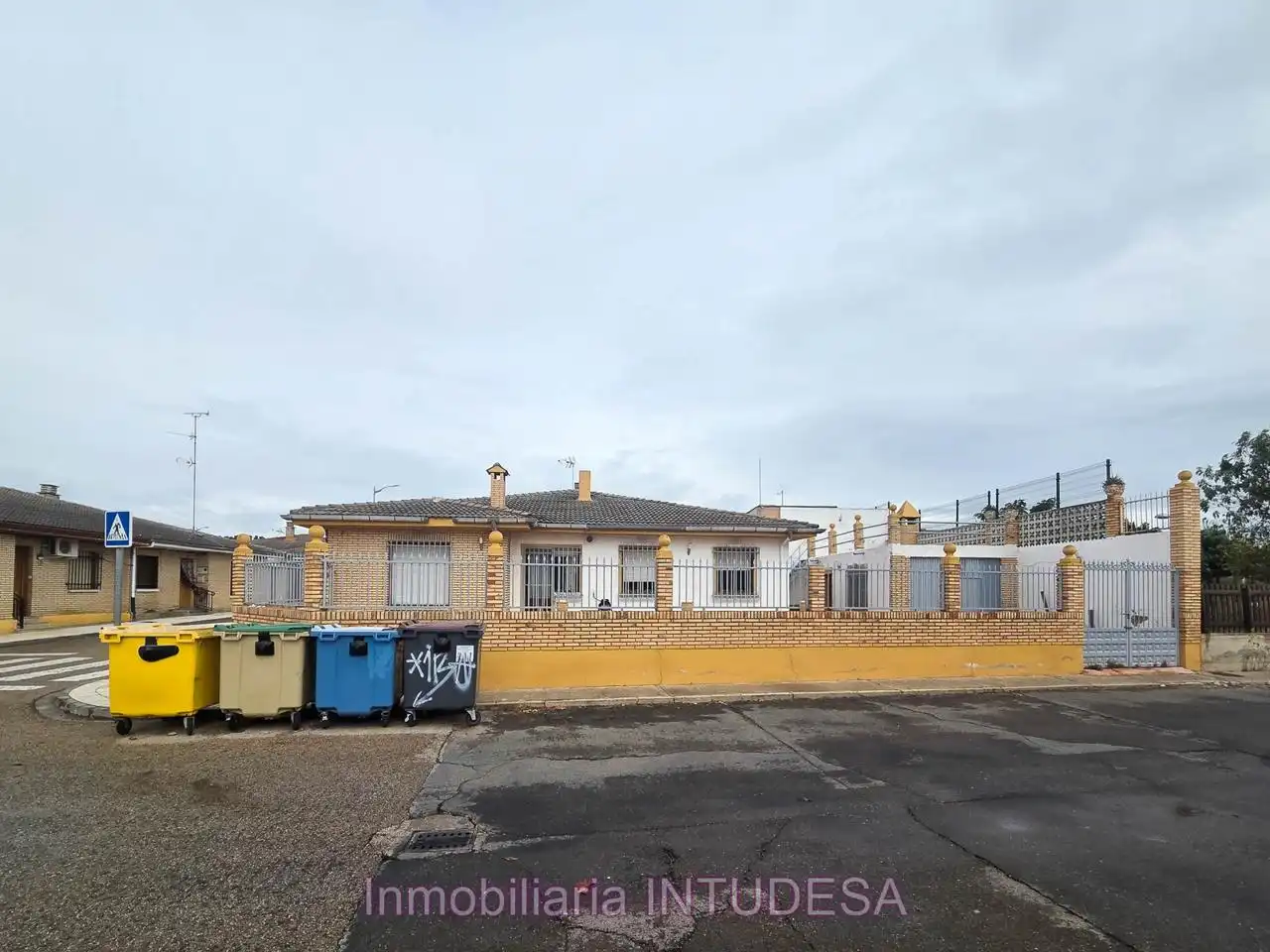 Exterior view of Houses for sale in Milagro, Navarra