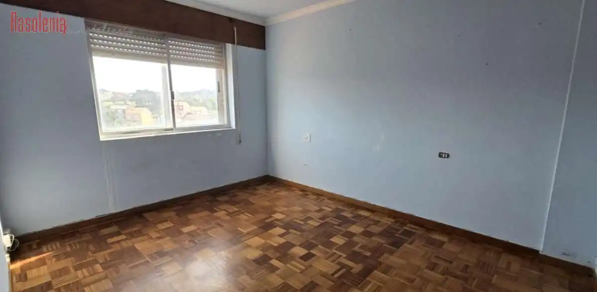 Habitación de Piso en venta en O Feal - Xubia