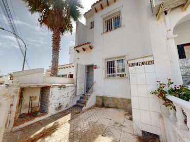 Bungalow with garden for sale in Calle Belice 63