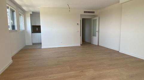 Foto 3 de Piso de alquiler en Joan Miró, Finestrelles, Esplugues de Llobregat