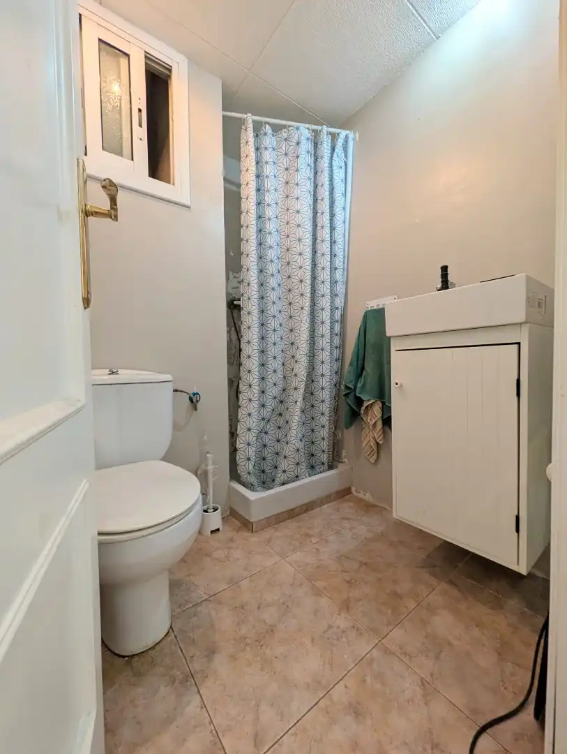 Bathroom of Ground floor for sale in Badalona  with Heating, Parquet flooring and Alarm