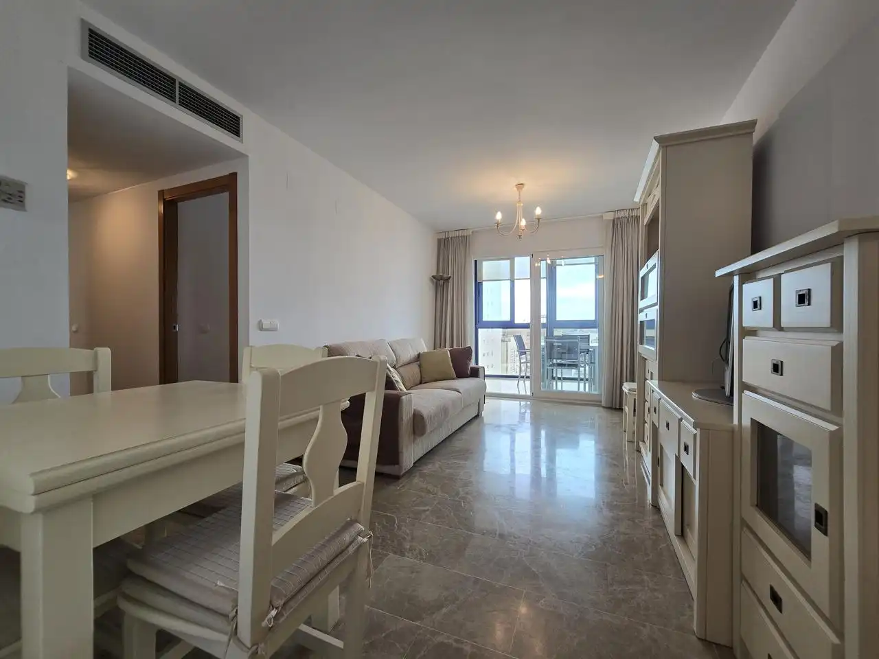 Sala de estar de Piso en venta en Benidorm con Aire acondicionado, Terraza y Piscina
