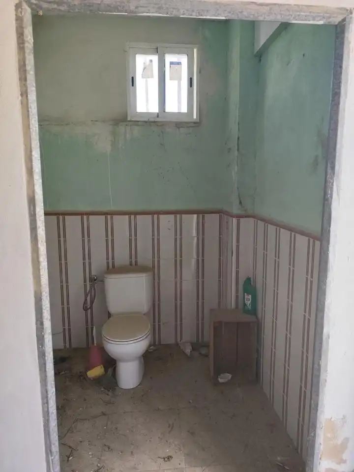 Badezimmer von Fabrikhallen zur Miete in Castalla